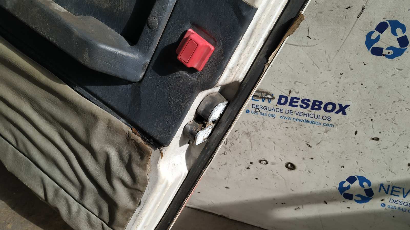 PUERTA DELANTERA DERECHA MERCEDES MB SERIE:100 D CAJA ABIERTA (W631) - vista 2