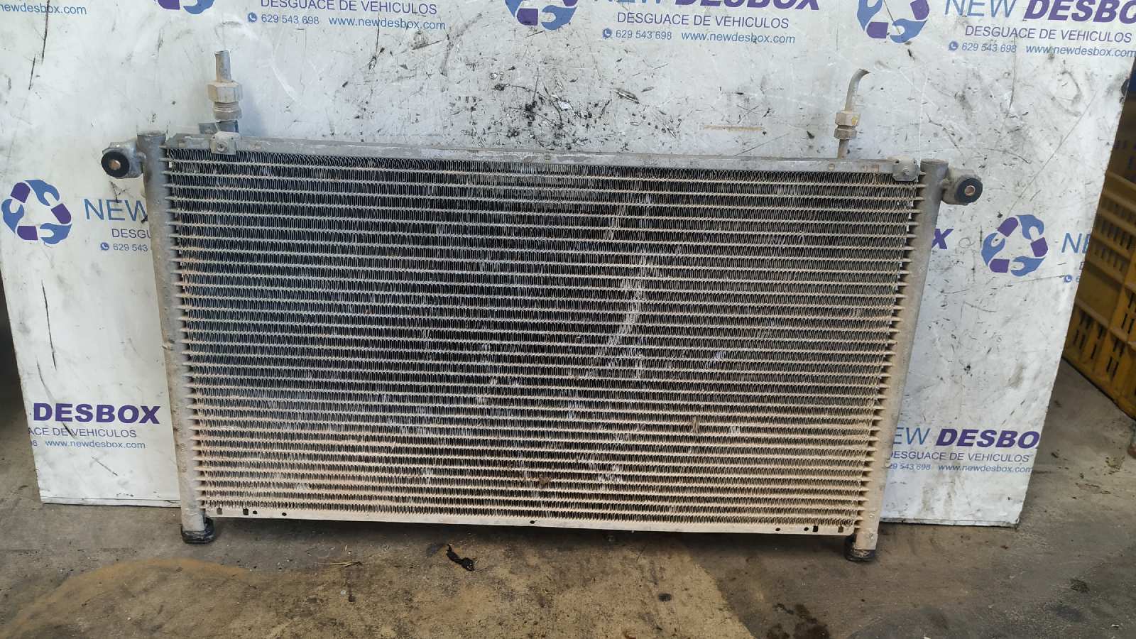 CONDENSADOR / RADIADOR  AIRE ACONDICIONADO NISSAN TERRANO/TERRANO.II (R20) - vista 2