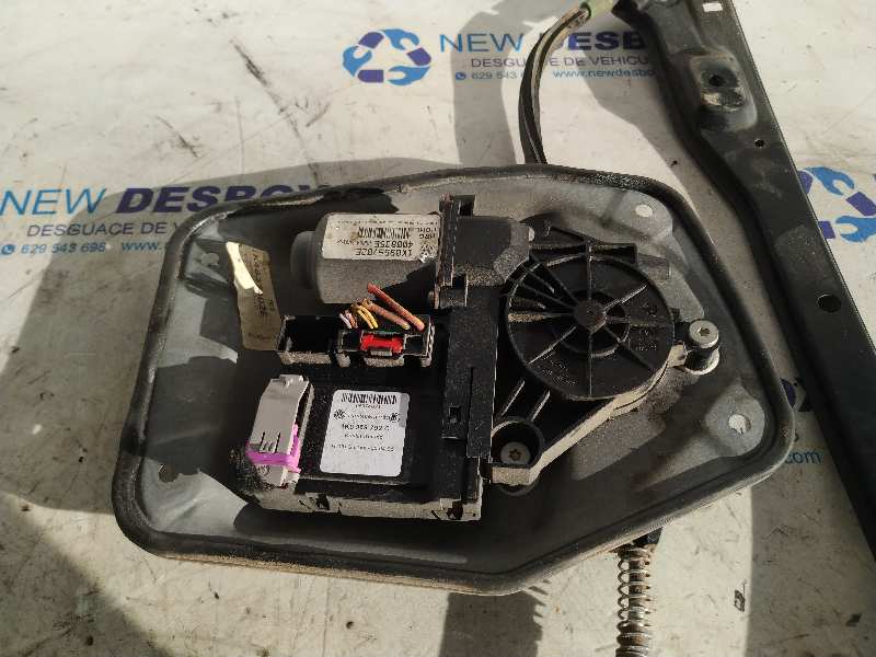 ELEVALUNAS DELANTERO DERECHO VOLKSWAGEN GOLF V BERLINA (1K1) - vista 3