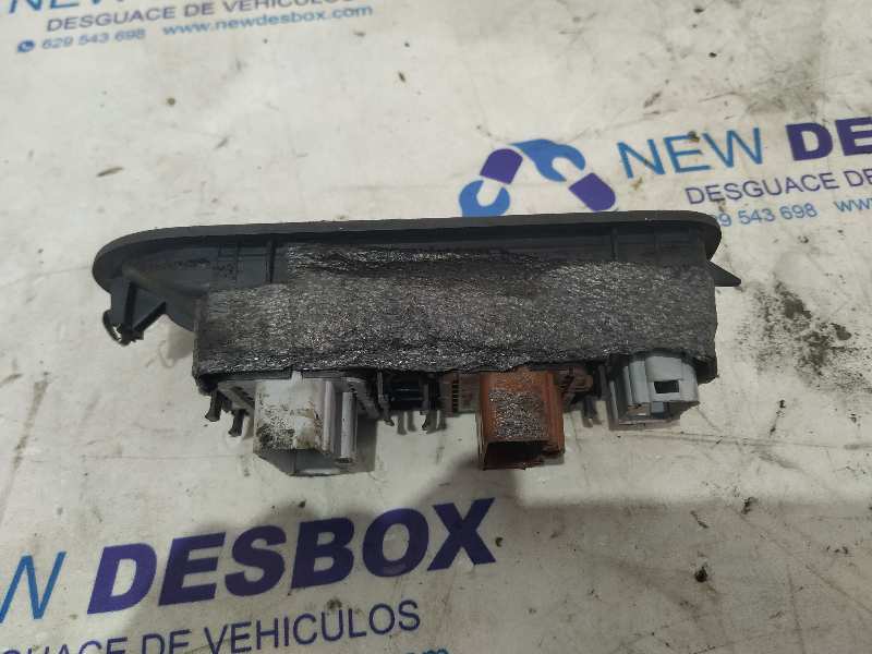 MANDO ELEVALUNAS DELANTERO IZQUIERDO RENAULT MEGANE II - vista 2