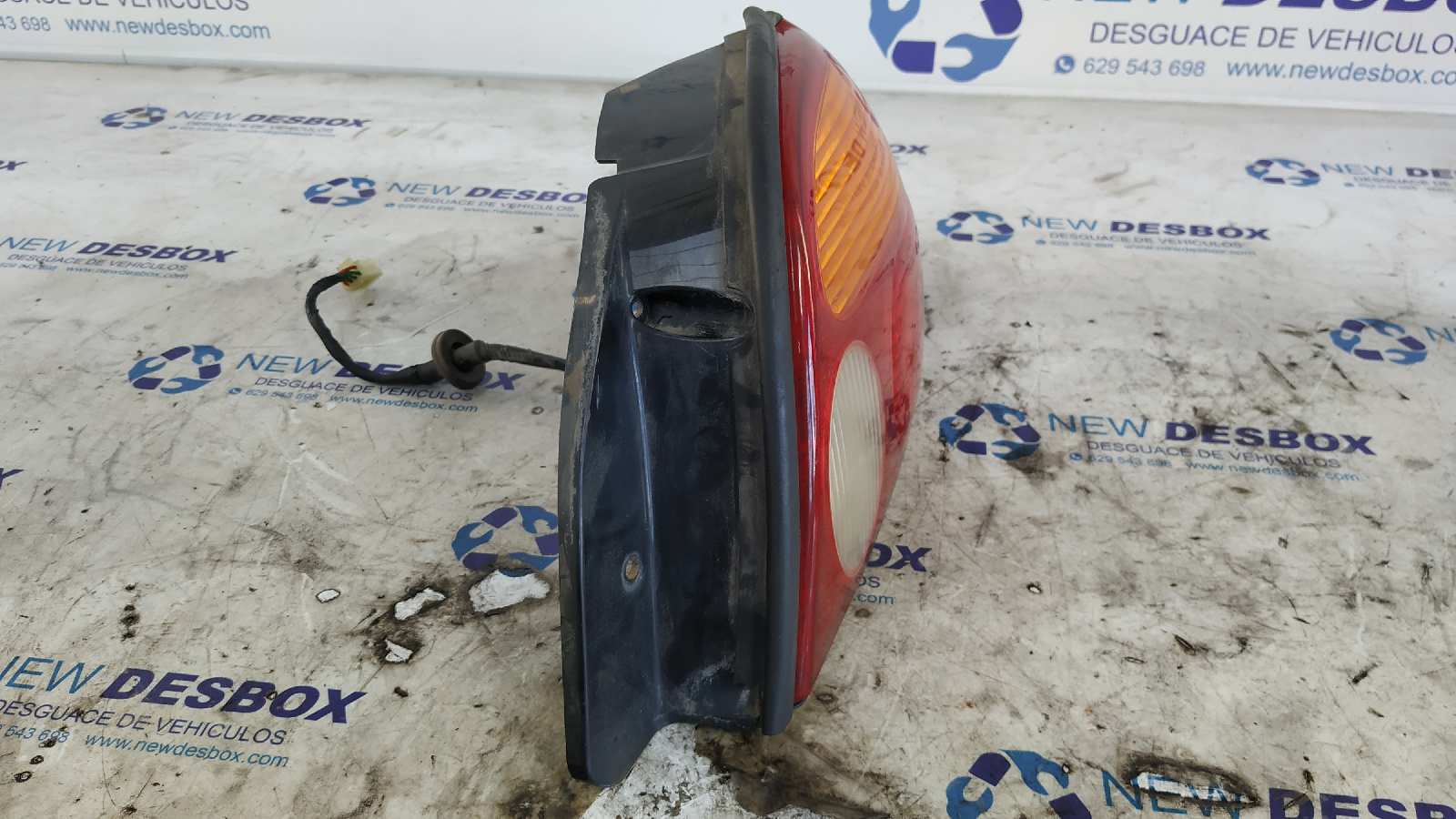 PILOTO TRASERO DERECHO KIA SEPHIA - vista 5