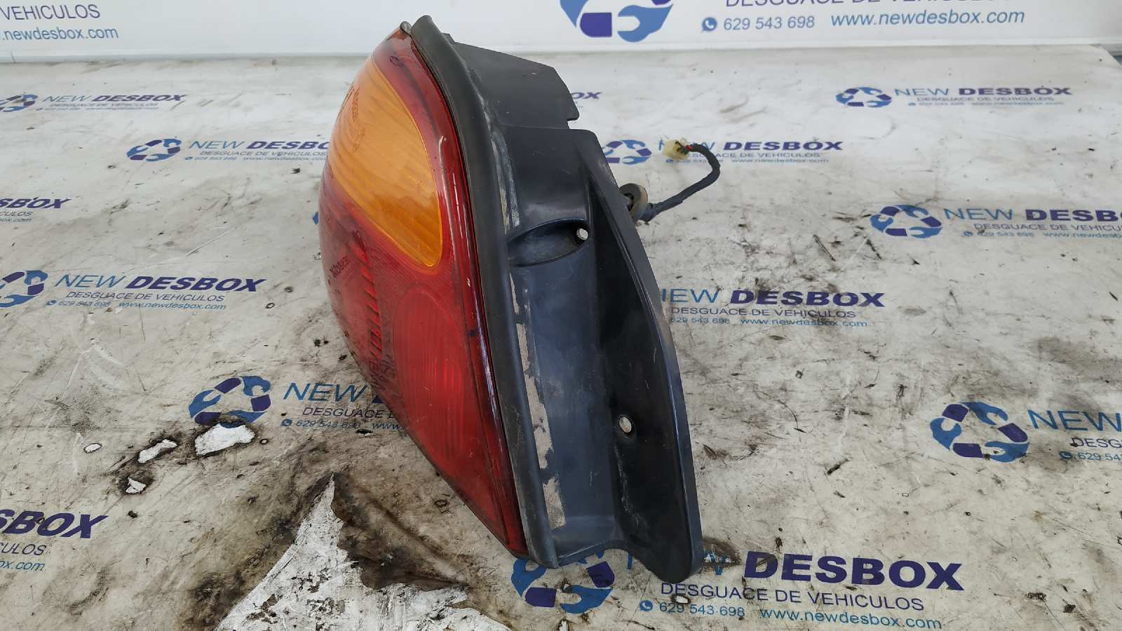 PILOTO TRASERO IZQUIERDO KIA SEPHIA - vista 3