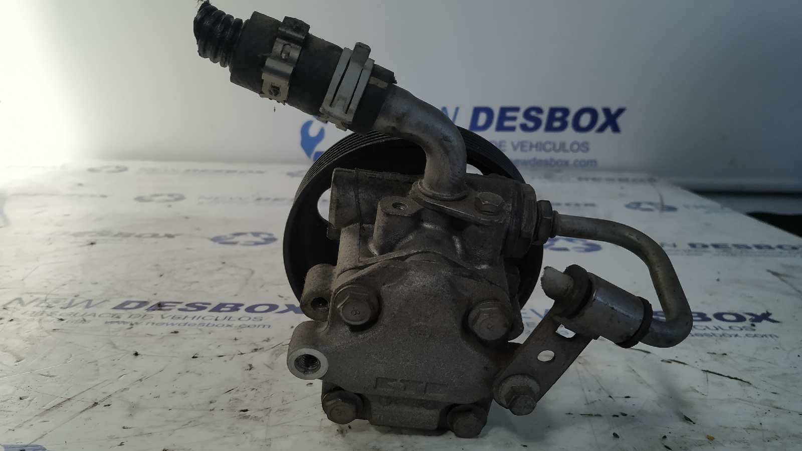 BOMBA DIRECCION FORD FIESTA (CBK) - vista 2