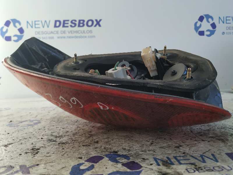 PILOTO TRASERO DERECHO TOYOTA COROLLA (E11) - vista 4