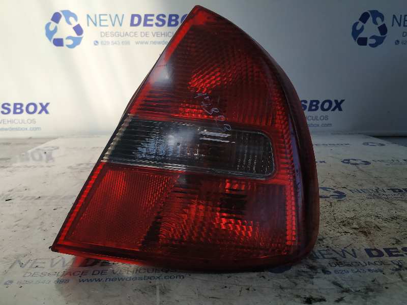 PILOTO TRASERO DERECHO MITSUBISHI CARISMA BERINA 5 (DA0)