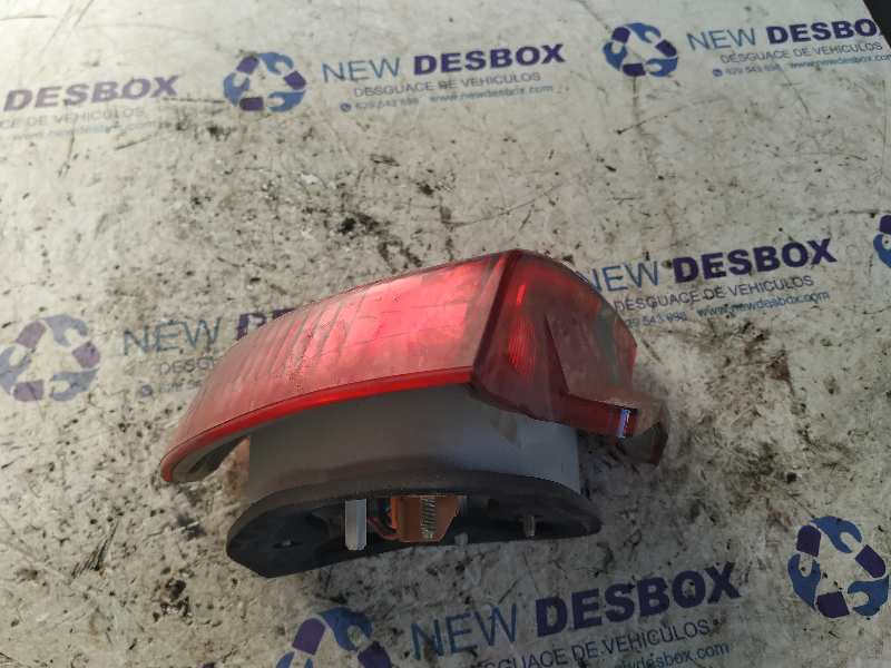 PILOTO TRASERO DERECHO MITSUBISHI CARISMA BERINA 5 (DA0) - vista 4