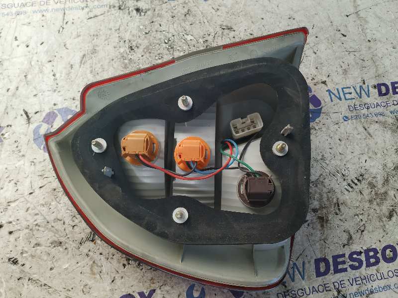 PILOTO TRASERO DERECHO MITSUBISHI CARISMA BERINA 5 (DA0) - vista 2