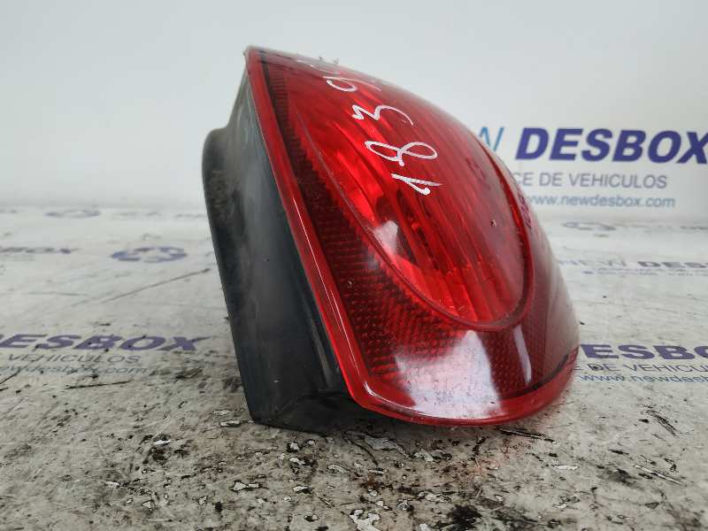 PILOTO TRASERO IZQUIERDO TOYOTA COROLLA (E11) - vista 4