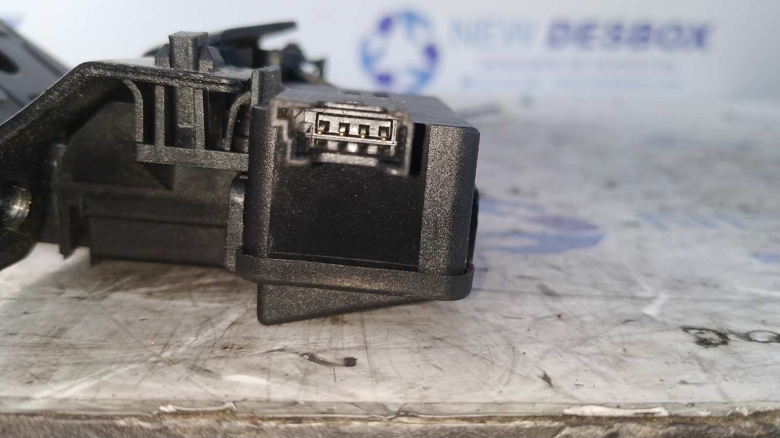 CERRADURA MALETERO / PORTON BMW SERIE 3 BERLINA (E90) - vista 6