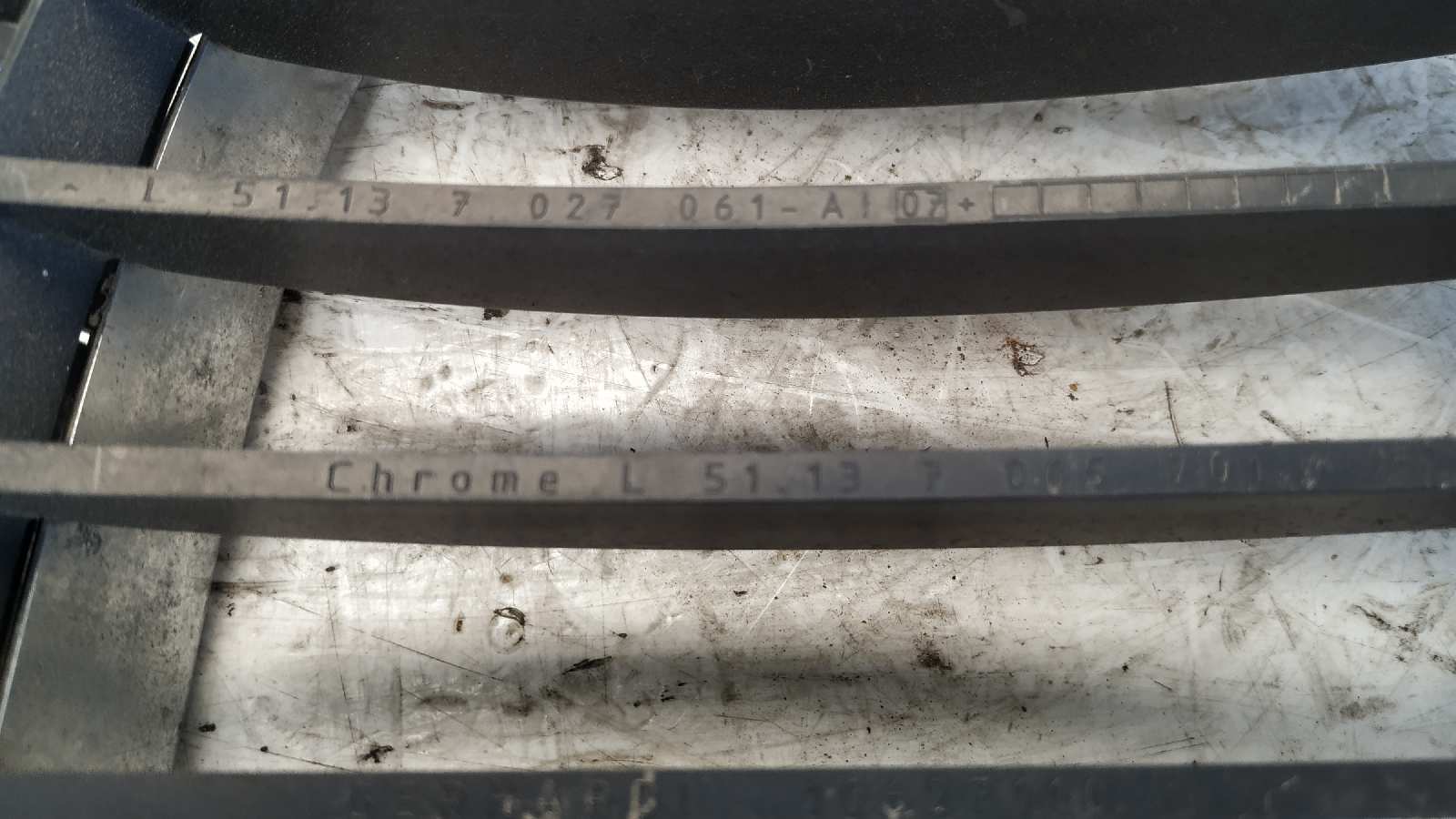 REJILLA PARAGOLPES IZQUIERDA BMW SERIE 5 BERLINA (E60) - vista 4