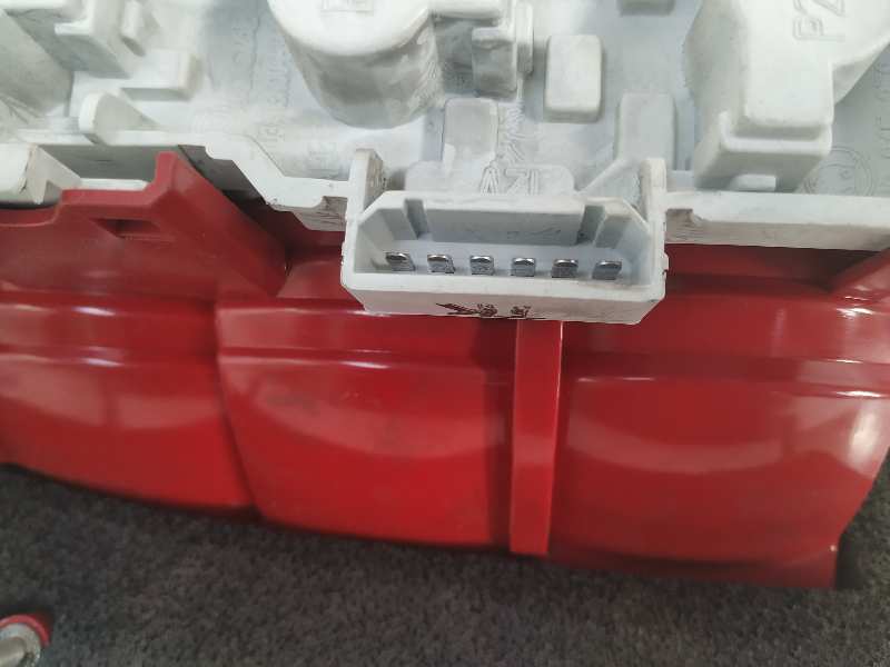 PILOTO TRASERO DERECHO SKODA OCTAVIA BERLINA (1U2) - vista 4