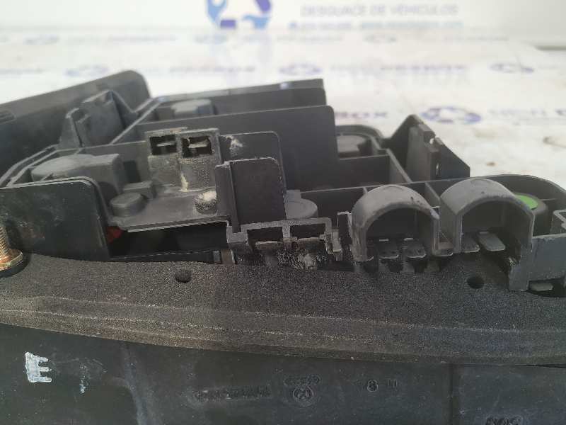 PILOTO TRASERO DERECHO VOLKSWAGEN GOLF II (191/193) - vista 2