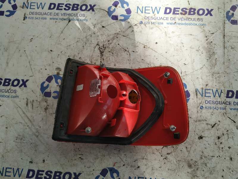 PILOTO TRASERO IZQUIERDO AUDI 100 BERLINA (C4) - vista 2