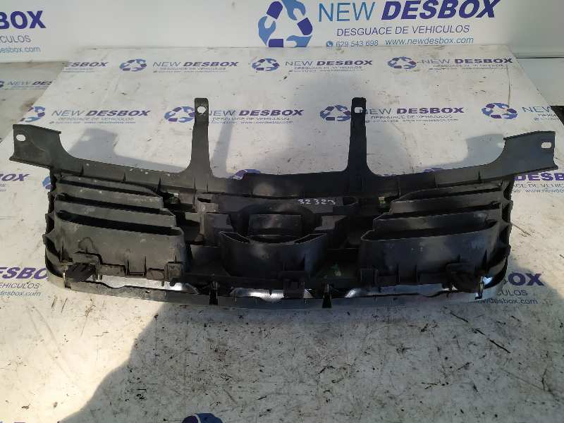 REJILLA DELANTERA NISSAN X-TRAIL (T30) - vista 2