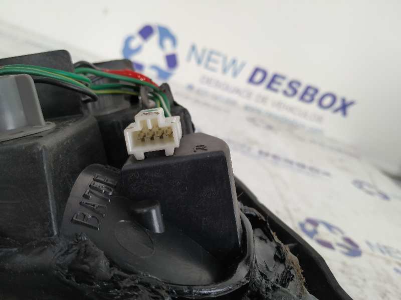 PILOTO TRASERO DERECHO NISSAN ALMERA (N15) - vista 3