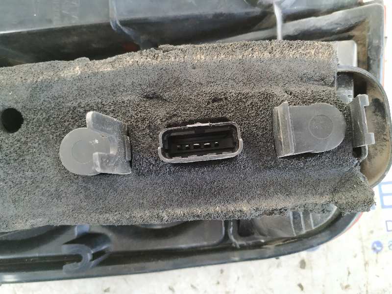 PILOTO TRASERO DERECHO NISSAN MICRA (K12E) - vista 2