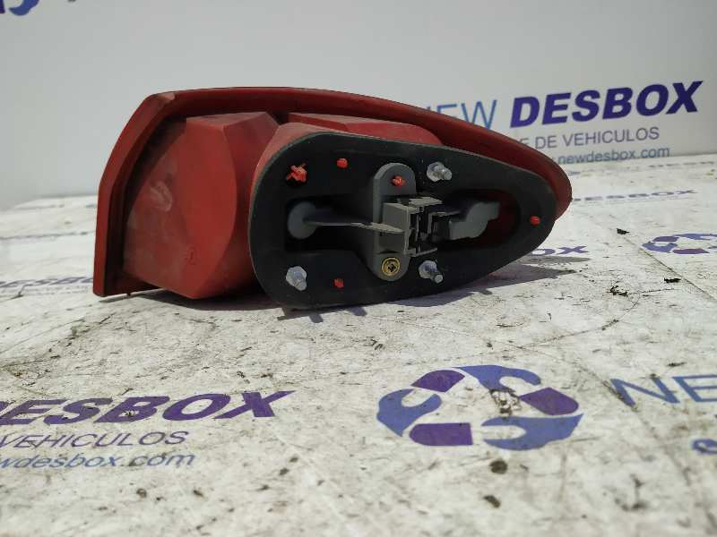 PILOTO TRASERO IZQUIERDO ALFA ROMEO 147 (190) - vista 4