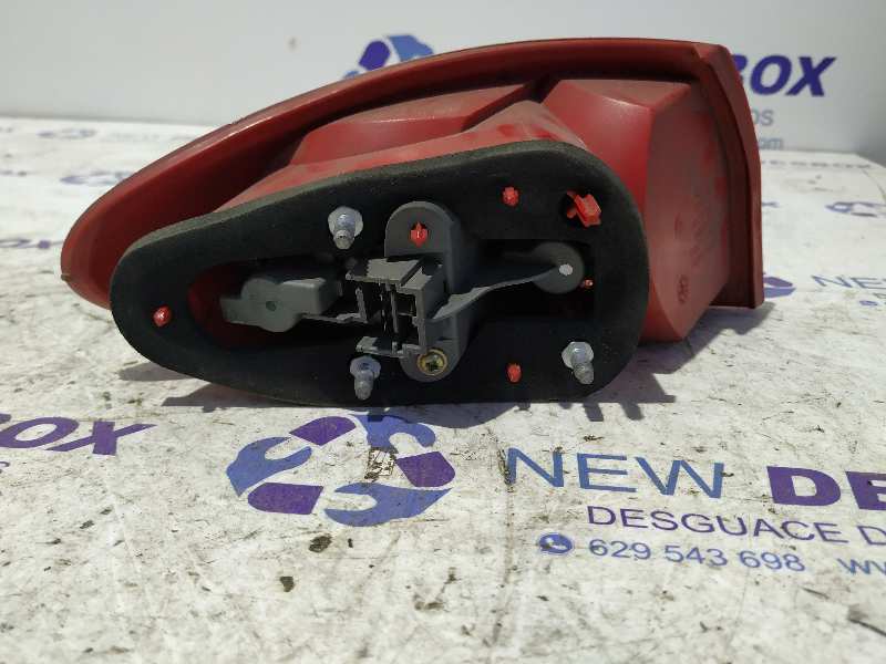 PILOTO TRASERO DERECHO ALFA ROMEO 147 (190) - vista 3