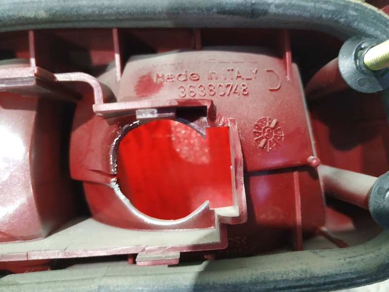 PILOTO TRASERO DERECHO ALFA ROMEO 145 - vista 3