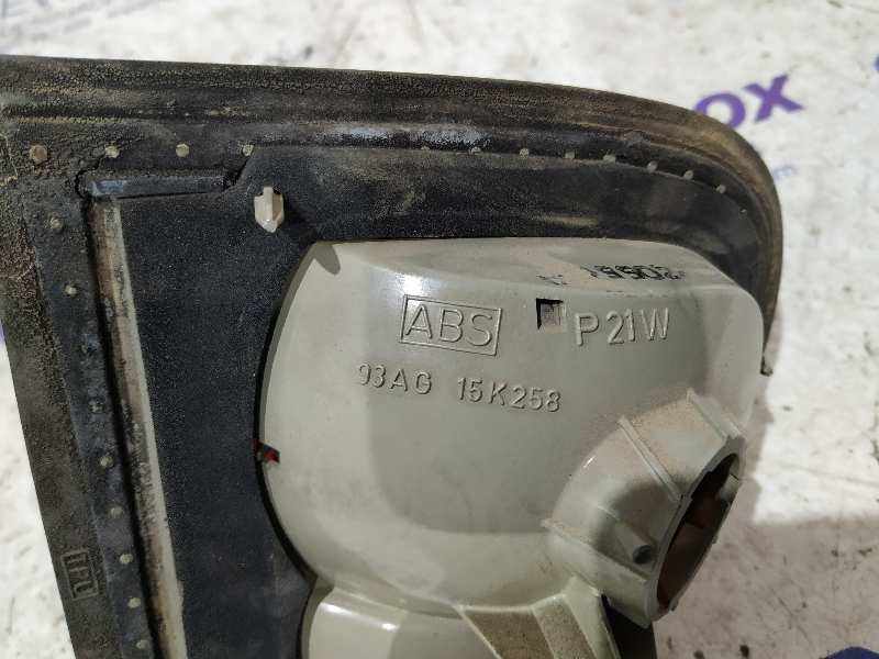 PILOTO PORTON IZQUIERDO FORD ESCORT BERLINA/TURNIER - vista 3