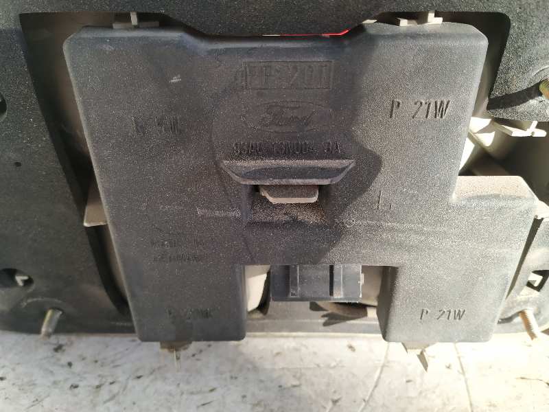 PILOTO TRASERO IZQUIERDO FORD ESCORT BERL./TURNIER - vista 3