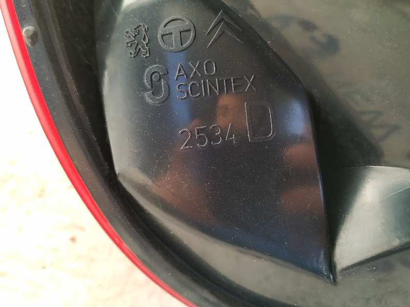 PILOTO TRASERO DERECHO CITROEN XSARA BERLINA - vista 2