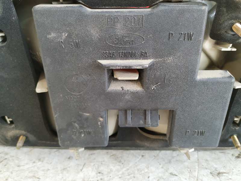 PILOTO TRASERO IZQUIERDO FORD ESCORT BERLINA/TURNIER - vista 2