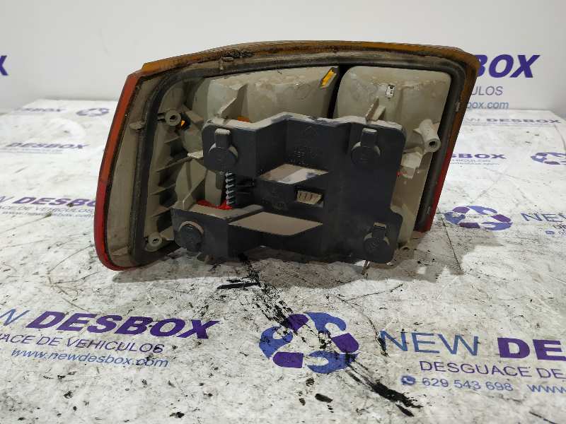 PILOTO TRASERO DERECHO OPEL ASTRA F BERLINA - vista 2