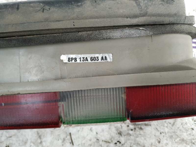 PILOTO TRASERO IZQUIERDO FORD SIERRA TURNIER - vista 3