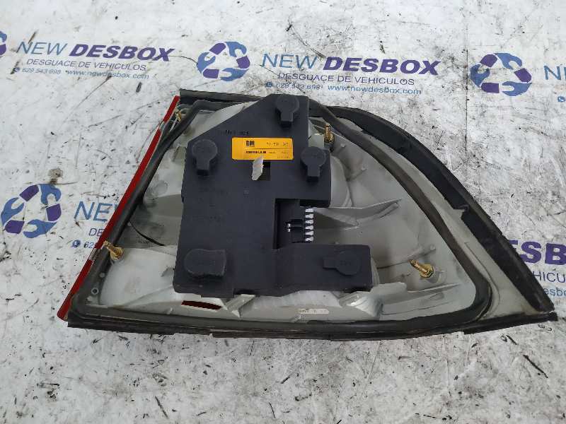 PILOTO TRASERO IZQUIERDO OPEL VECTRA B BERLINA - vista 4