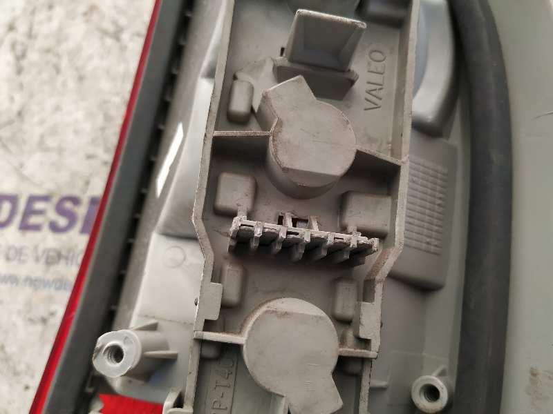 PILOTO TRASERO IZQUIERDO OPEL CORSA B - vista 2