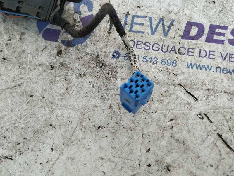 MANDO ELEVALUNAS DELANTERO DERECHO OPEL VECTRA B BERLINA - vista 2