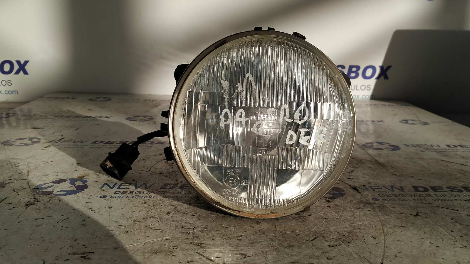 FARO DERECHO MITSUBISHI MONTERO (L040)