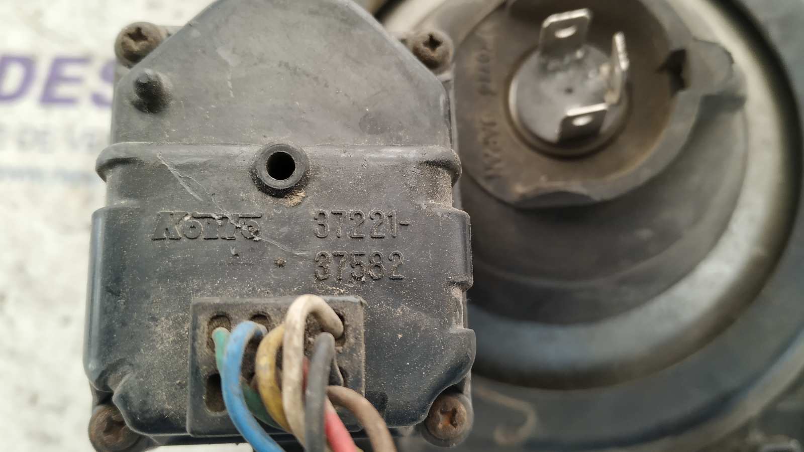 FARO DERECHO MITSUBISHI MONTERO (L040) - vista 3