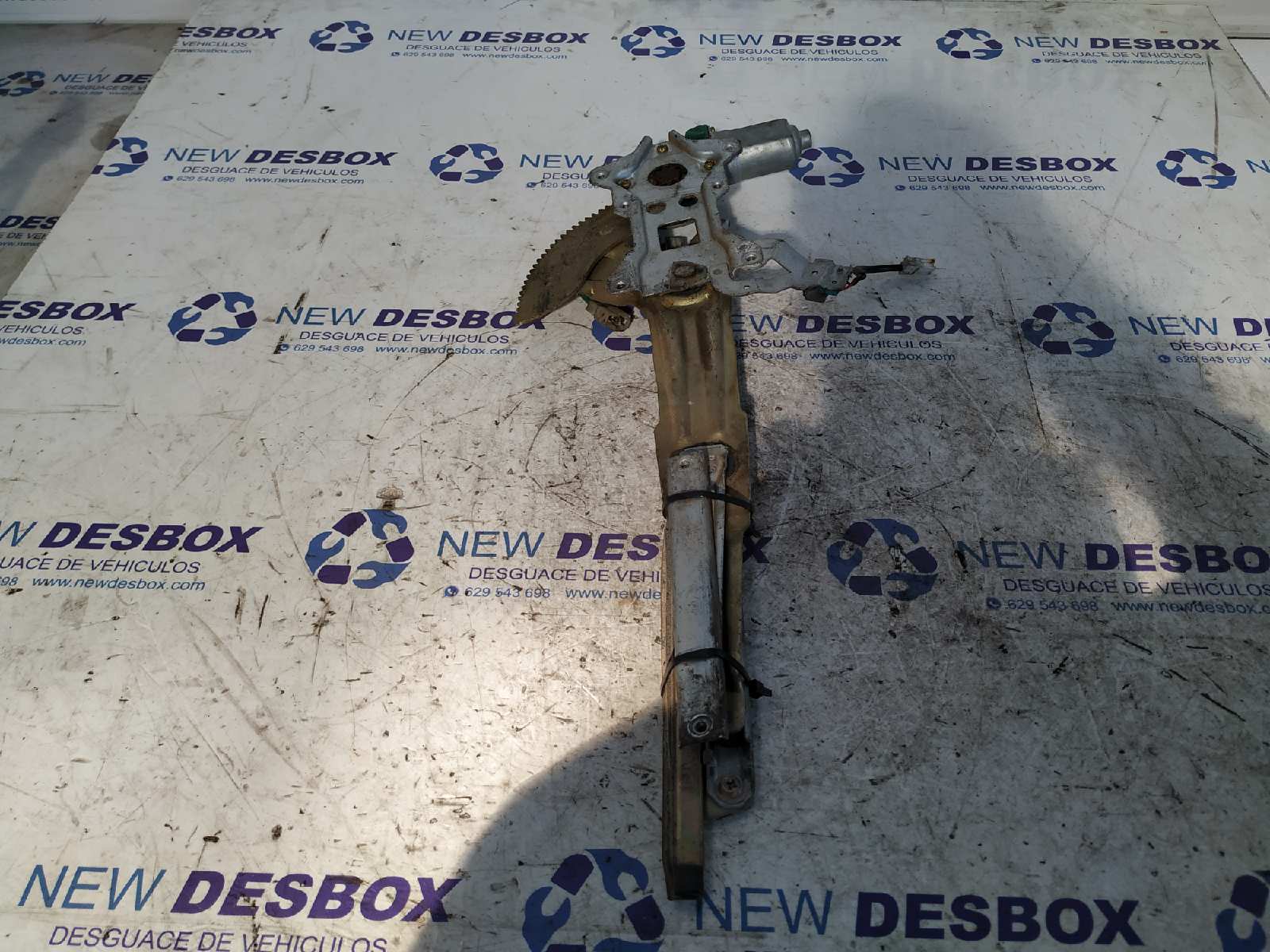 ELEVALUNAS DELANTERO IZQUIERDO MITSUBISHI L 200 (K34T) - vista 4