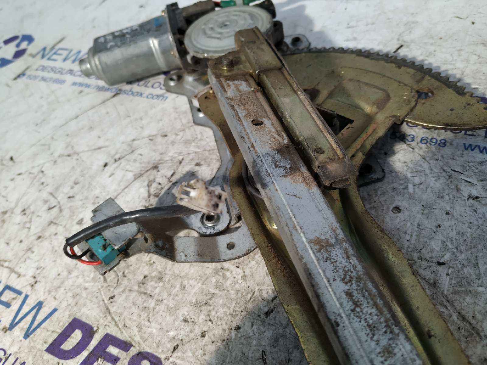 ELEVALUNAS DELANTERO IZQUIERDO MITSUBISHI L 200 (K34T) - vista 2