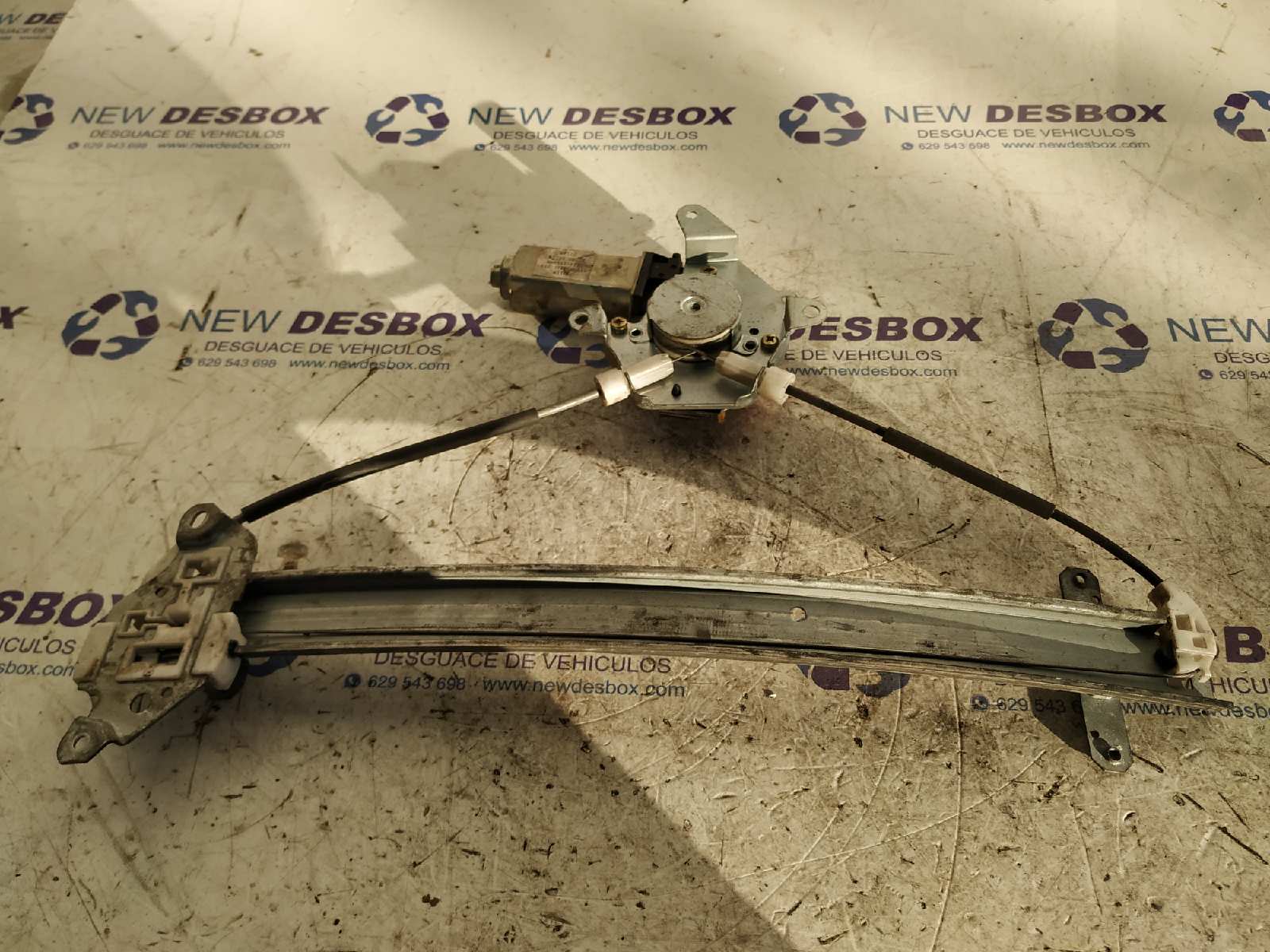 ELEVALUNAS DELANTERO DERECHO NISSAN ALMERA (N15) - vista 2