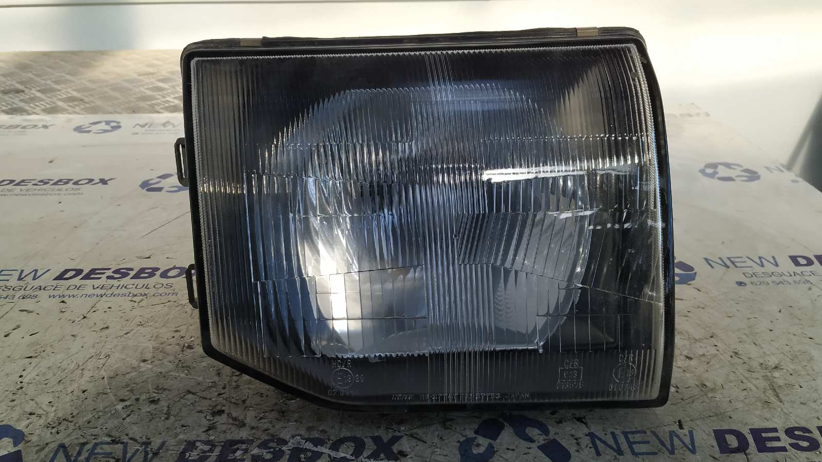 FARO DERECHO MITSUBISHI MONTERO (V20/V40)