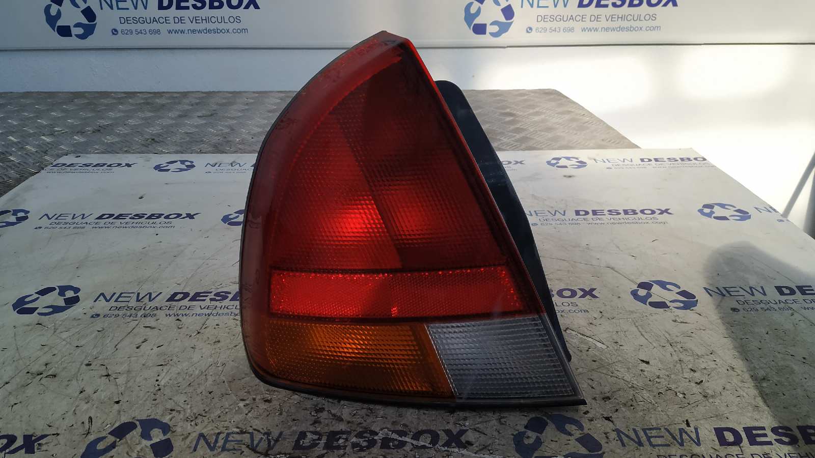 PILOTO TRASERO IZQUIERDO MITSUBISHI CARISMA BERLINA 4 (DA0)