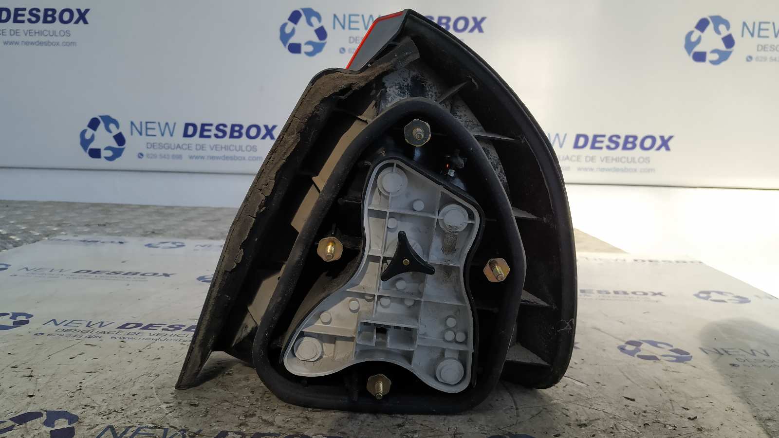 PILOTO TRASERO IZQUIERDO MITSUBISHI CARISMA BERLINA 4 (DA0) - vista 4