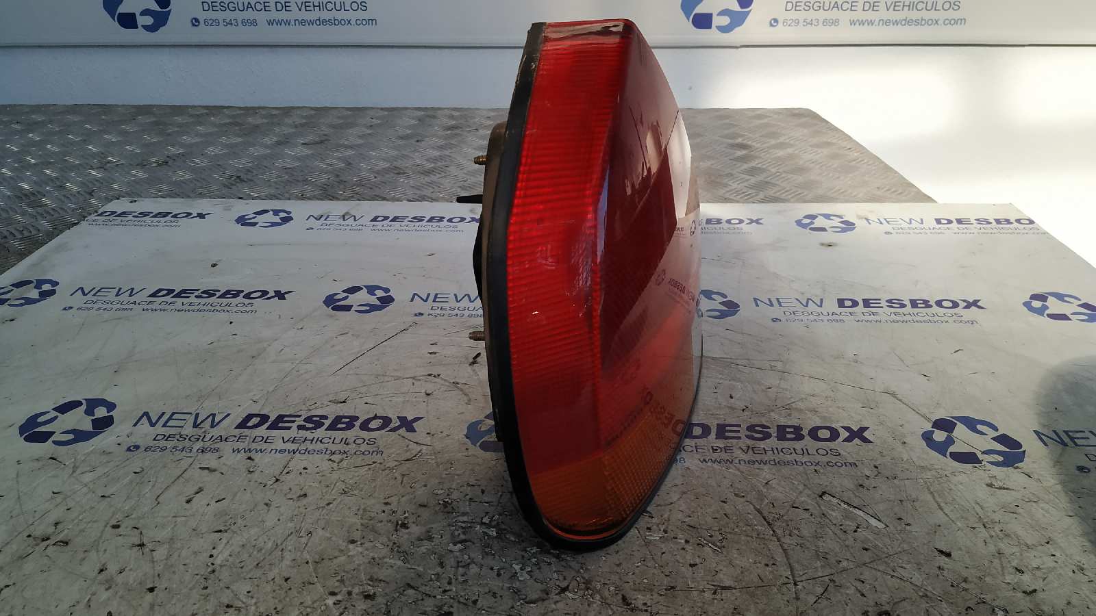 PILOTO TRASERO IZQUIERDO MITSUBISHI CARISMA BERLINA 4 (DA0) - vista 6