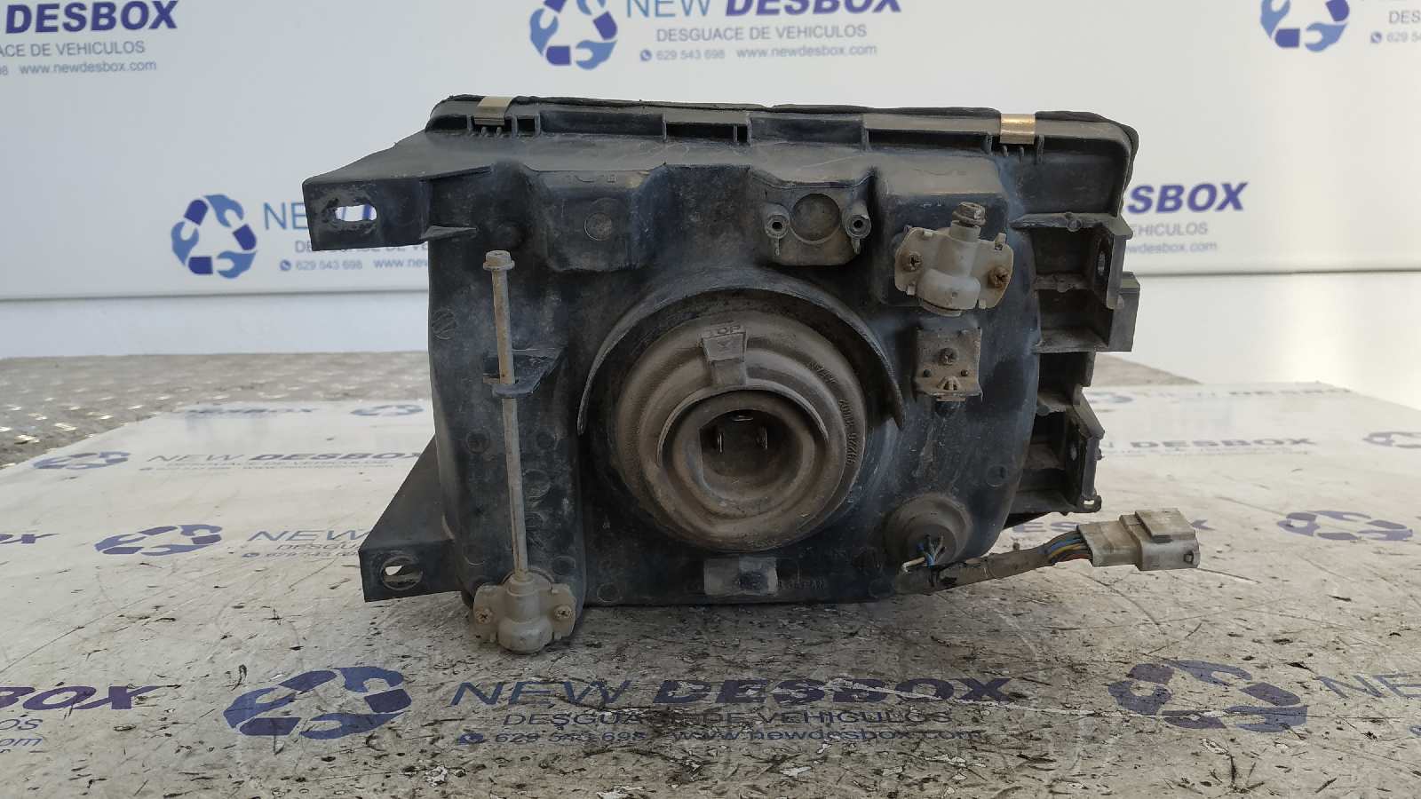 FARO DERECHO MITSUBISHI MONTERO (V20/V40) - vista 2