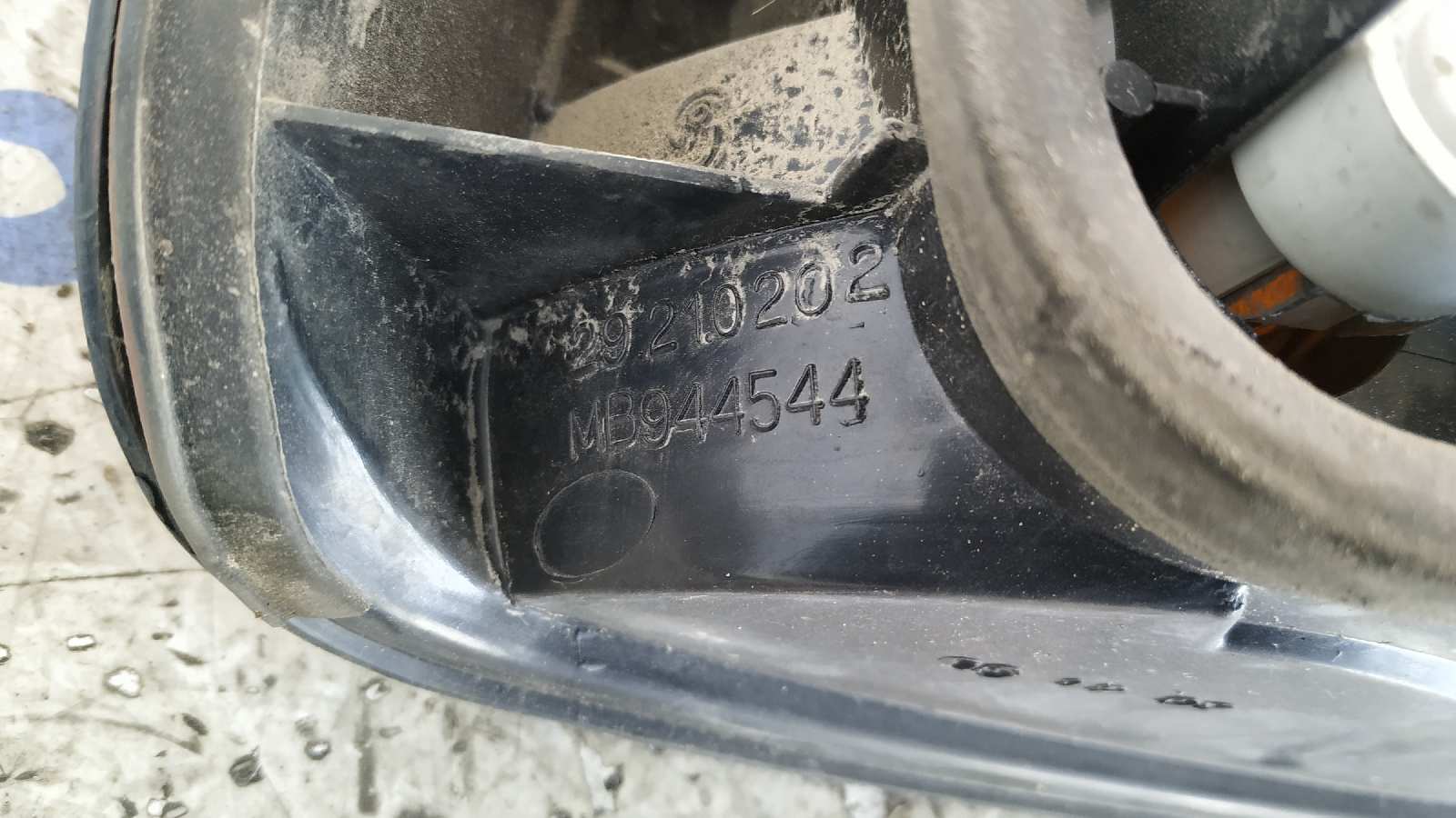 PILOTO TRASERO DERECHO MITSUBISHI CARISMA BERLINA 4 (DA0) - vista 5