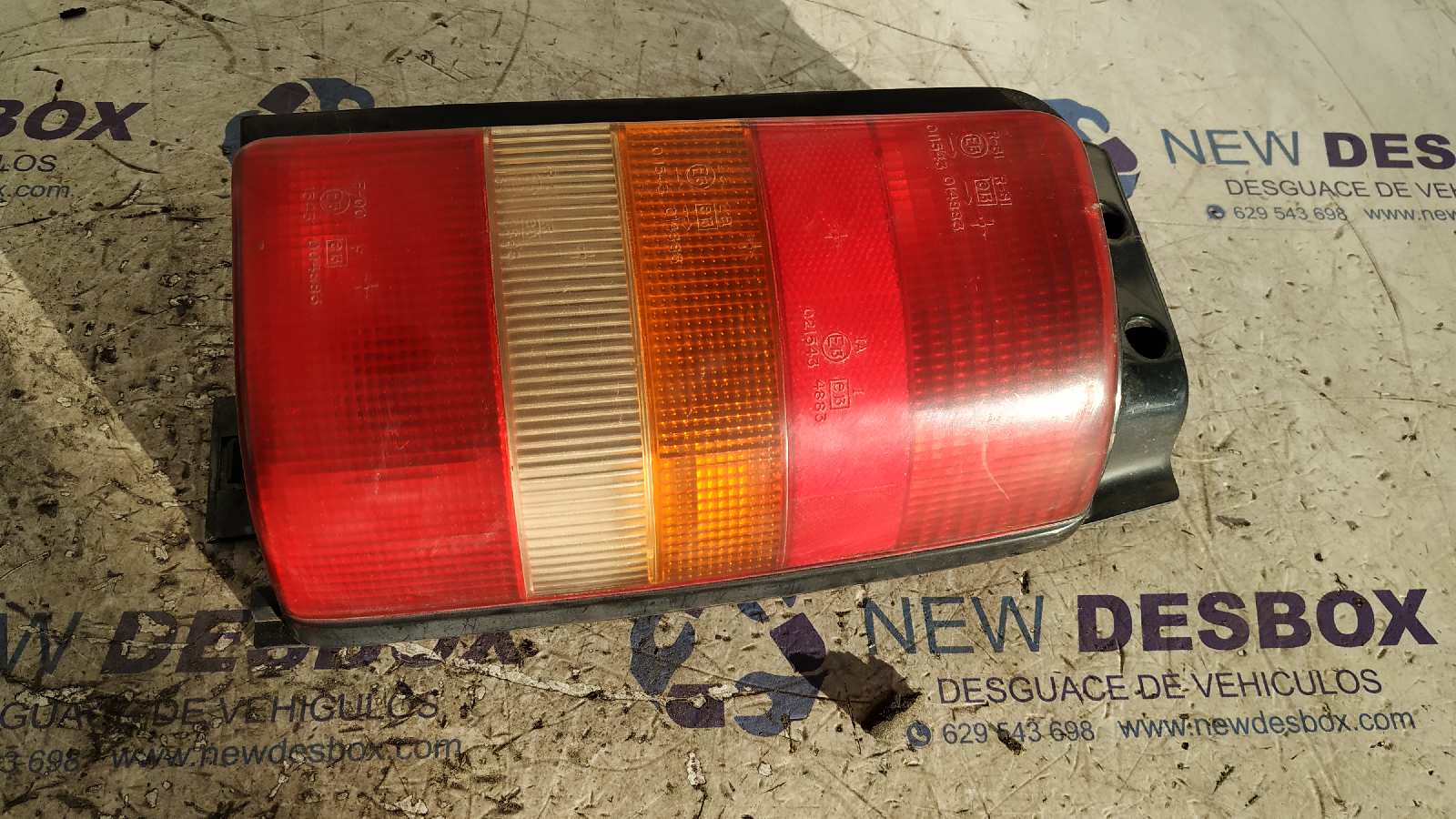 PILOTO TRASERO DERECHO CHRYSLER VOYAGER (ES)