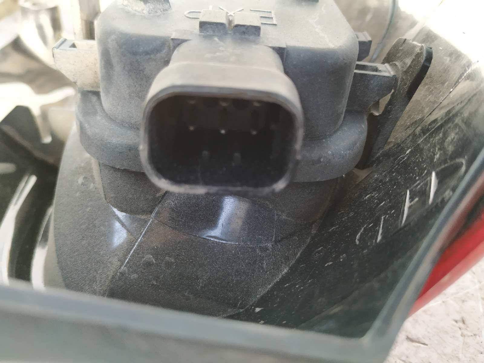 PILOTO TRASERO IZQUIERDO CHEVROLET TRANS SPORT - vista 4