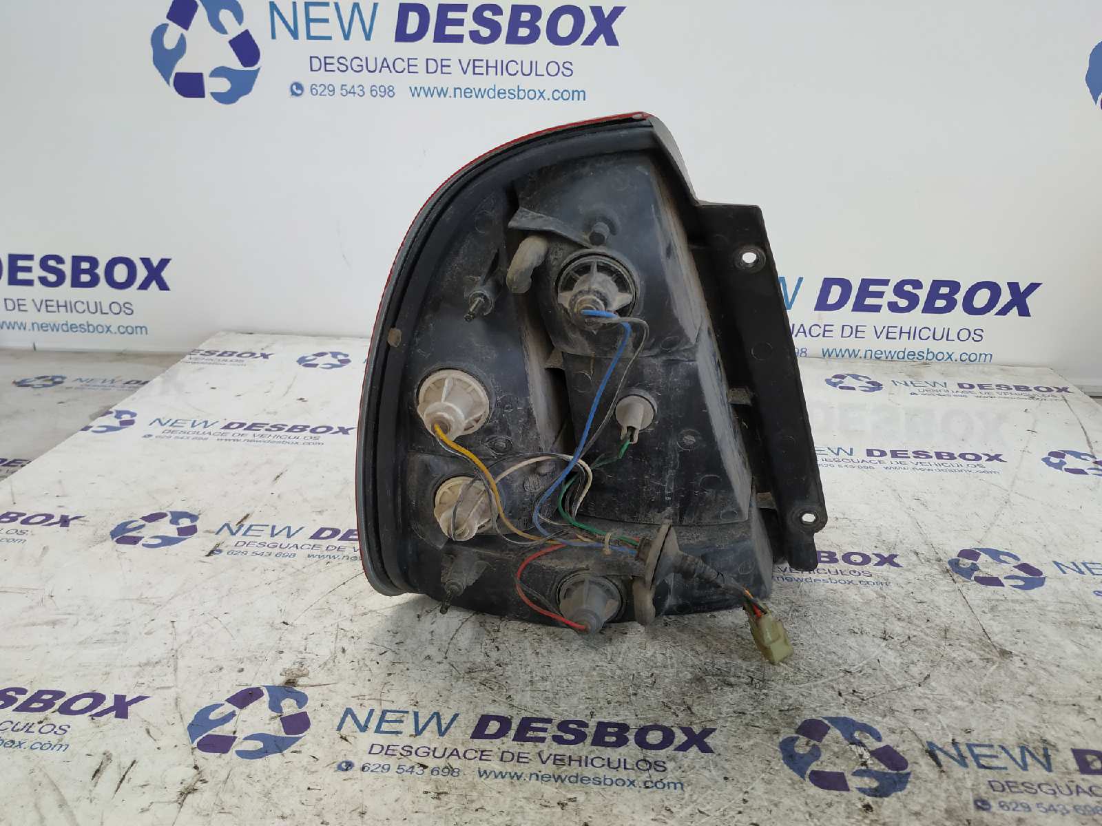 PILOTO TRASERO DERECHO DAEWOO NUBIRA BERLINA - vista 2