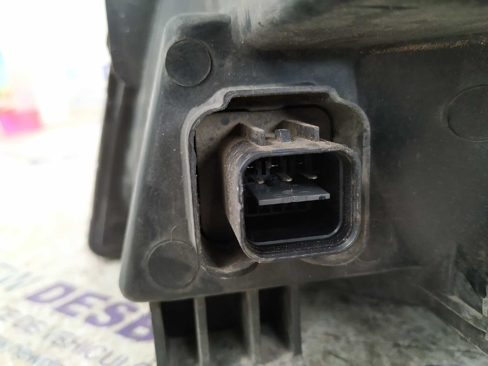 FARO DERECHO HYUNDAI H1 - vista 2