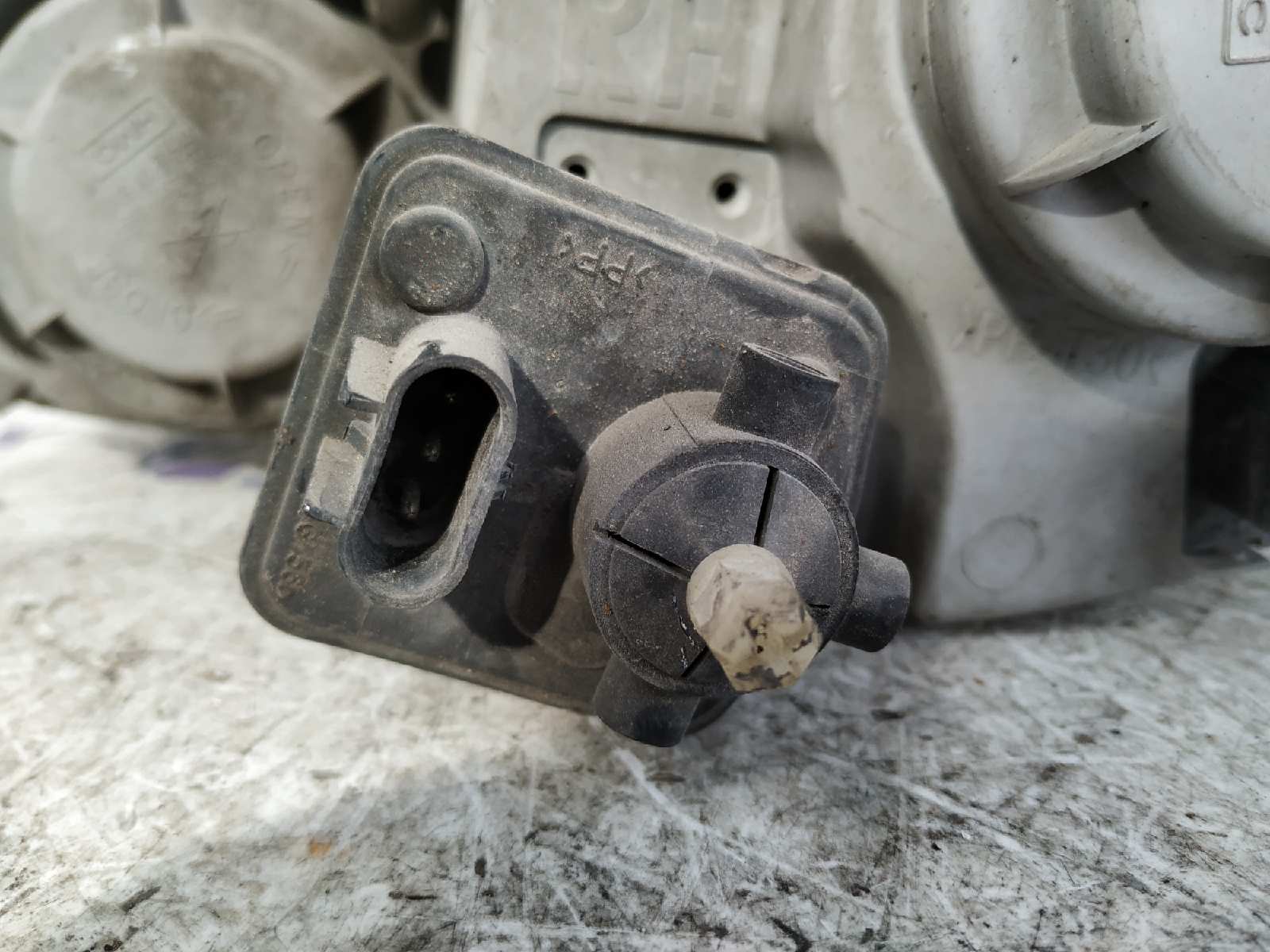 FARO DERECHO HYUNDAI COUPE (J2) - vista 2