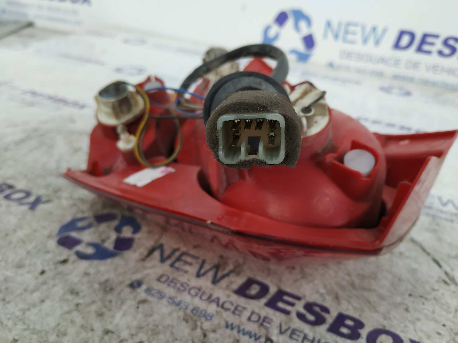 PILOTO TRASERO IZQUIERDO DAEWOO KALOS - vista 3