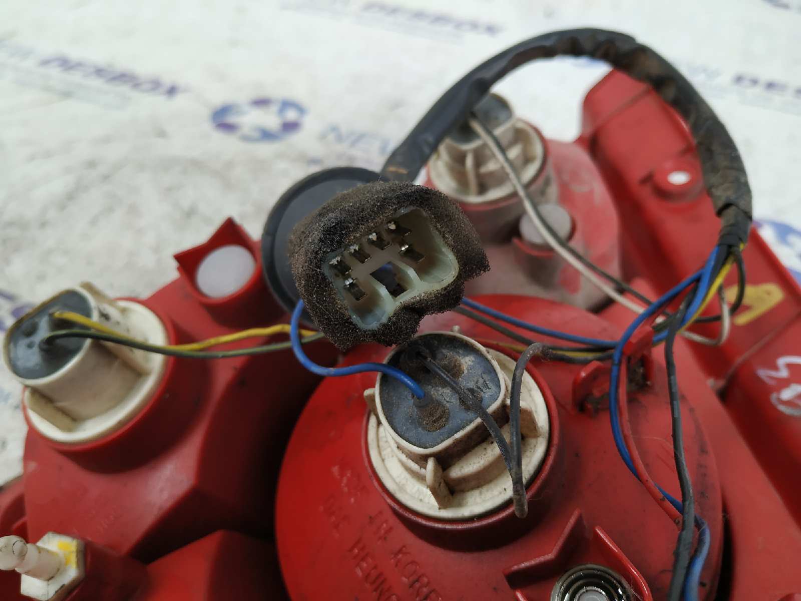 PILOTO TRASERO IZQUIERDO DAEWOO KALOS - vista 3